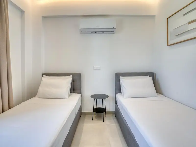 Second bedroom with two single beds